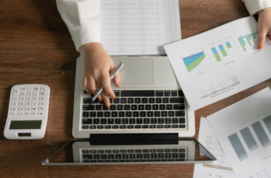 [Taxcom, Надежда Самкова] НДС для «упрощенцев»: важные нюансы применения (2025)